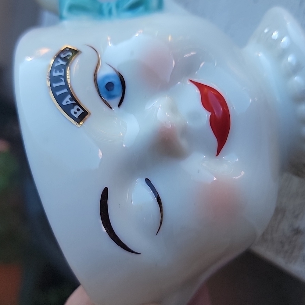 1996 Vintage Baileys Winking Mr & Mrs YUM Creamer & Sugar Dish - Picture 2 of 11